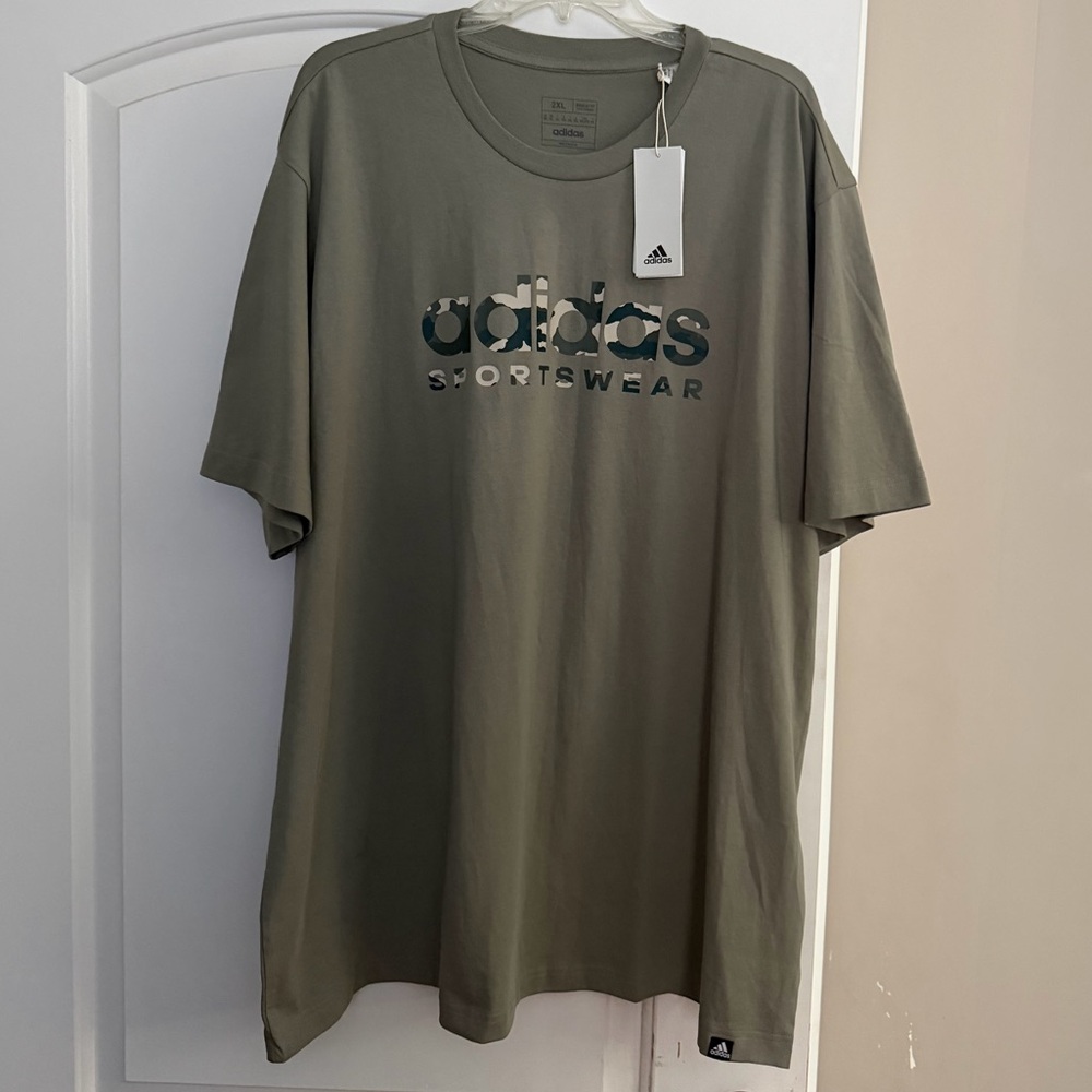 Brand new”Adidas” shirt for men’s(regular fit).Size-2XL,color-olive💚
